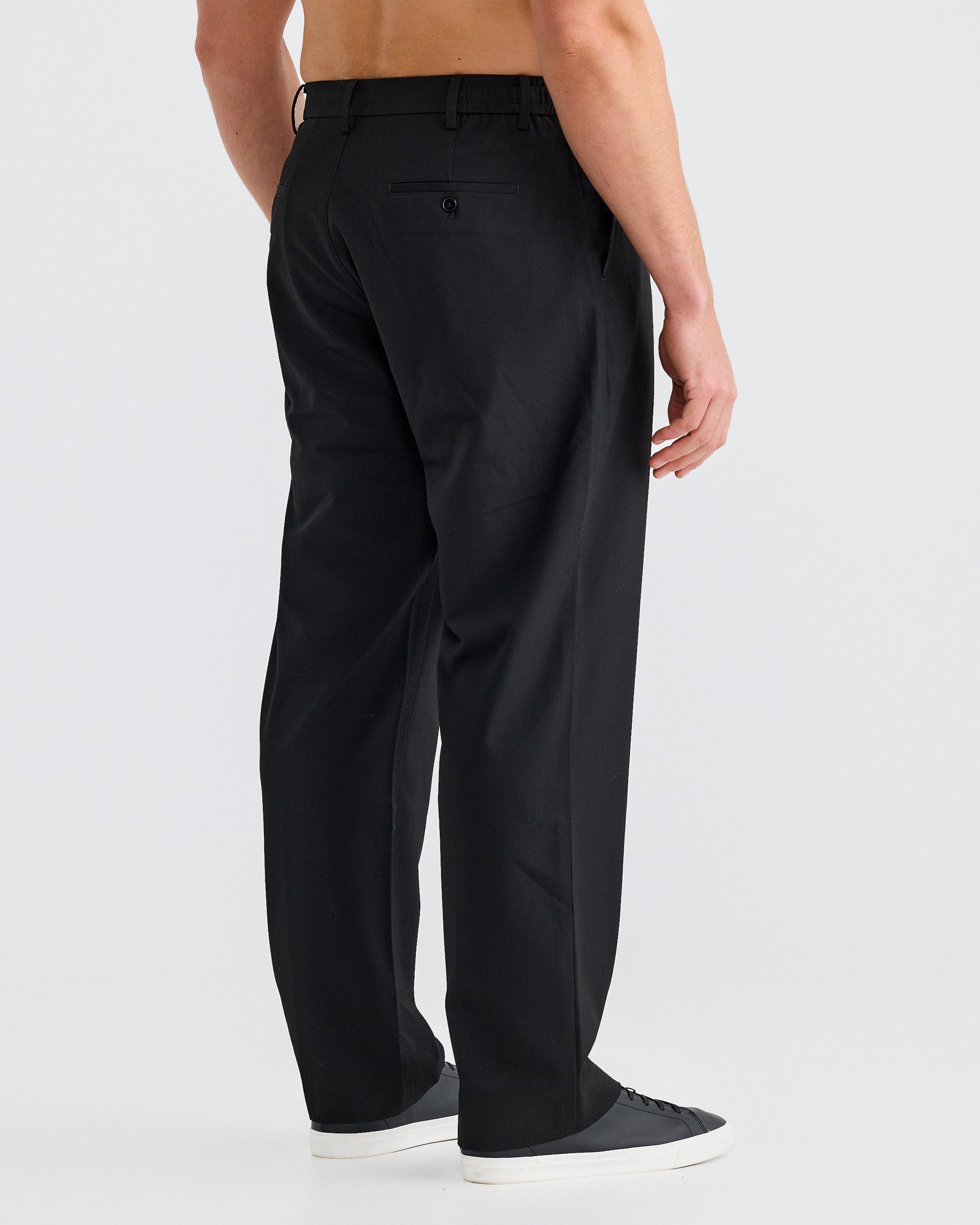 Black Wide Pleat Pant