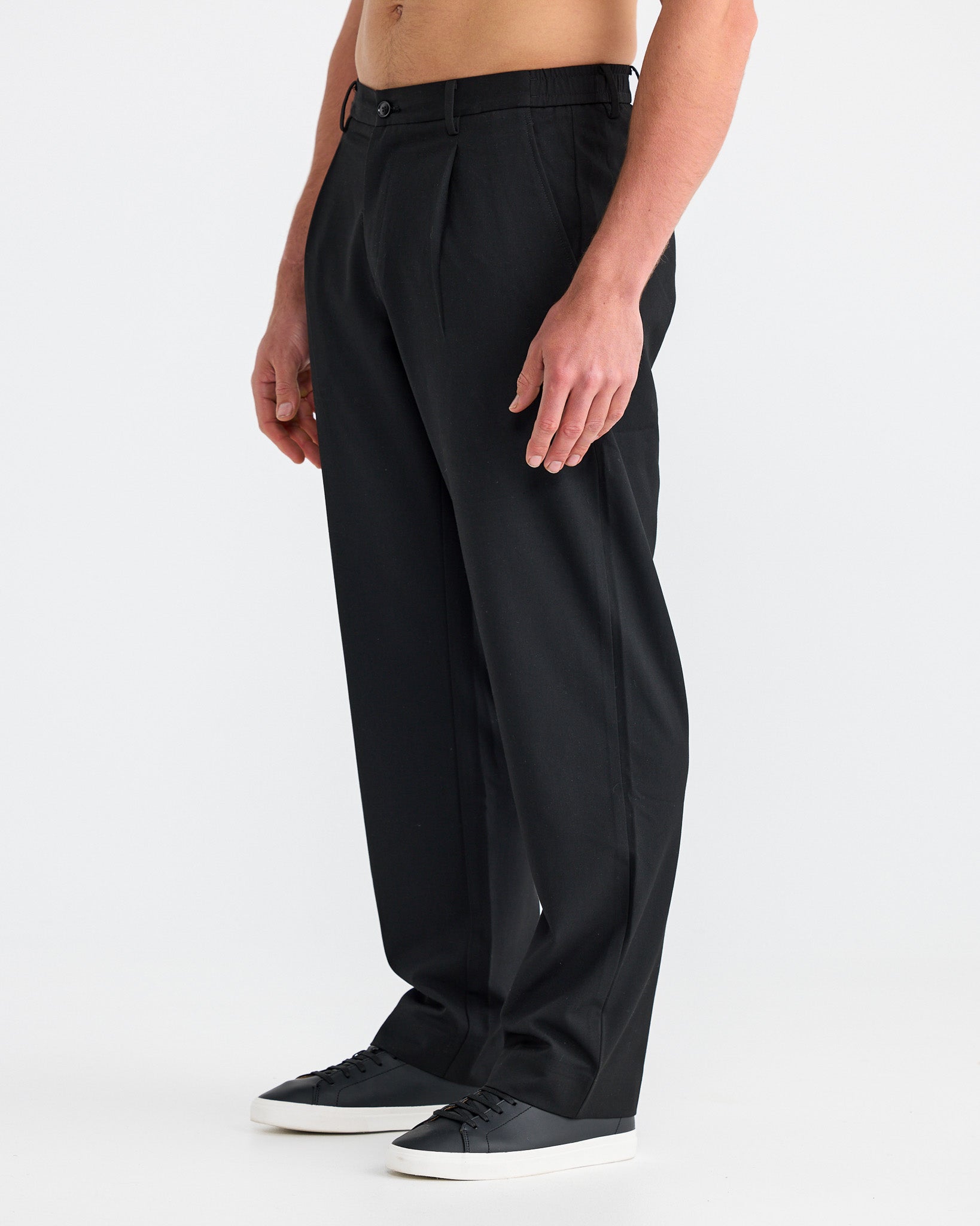 Black Wide Pleat Pant