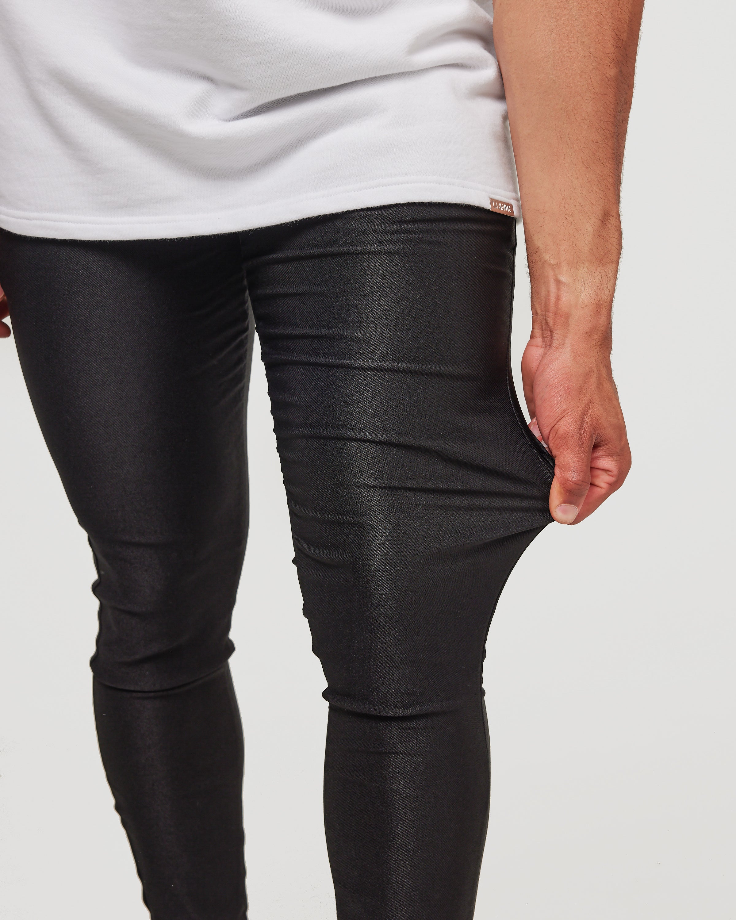 Stretching Black chino pants